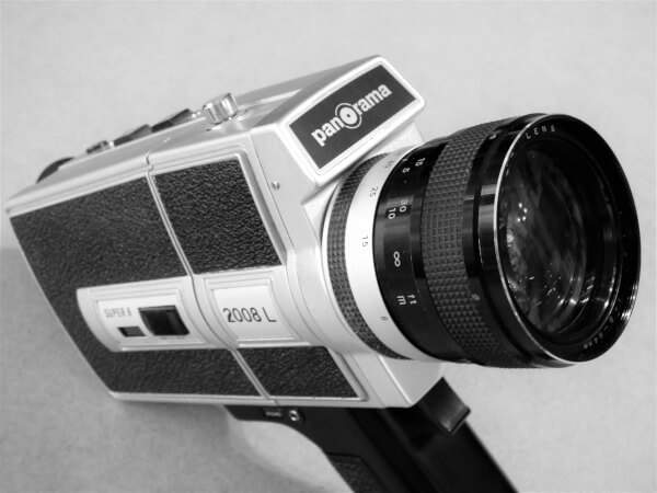 Panorama Super 8 handheld camera